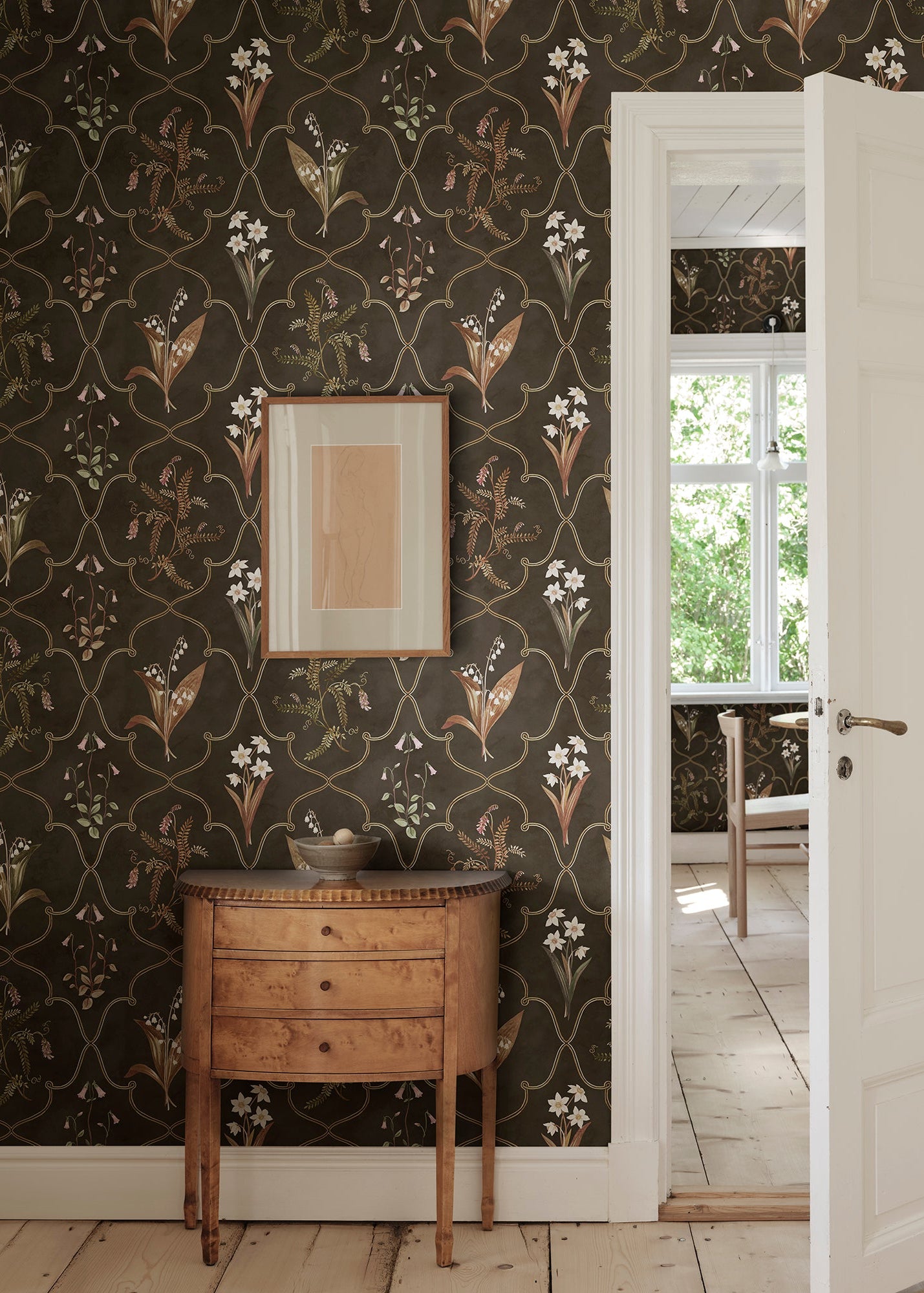 A delicate trellis wallpaper mural design featuring our favorite flowers—Lily of the Valley and Twinflower, beautifully framed within fine latticework alongside Poet’s Narcissus and Vetch.