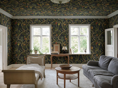  A wallpaper with a playfully hand-painted fantasy tree inspired by plants from Plantae Selectae, adorned with intertwining decorative fruits. 