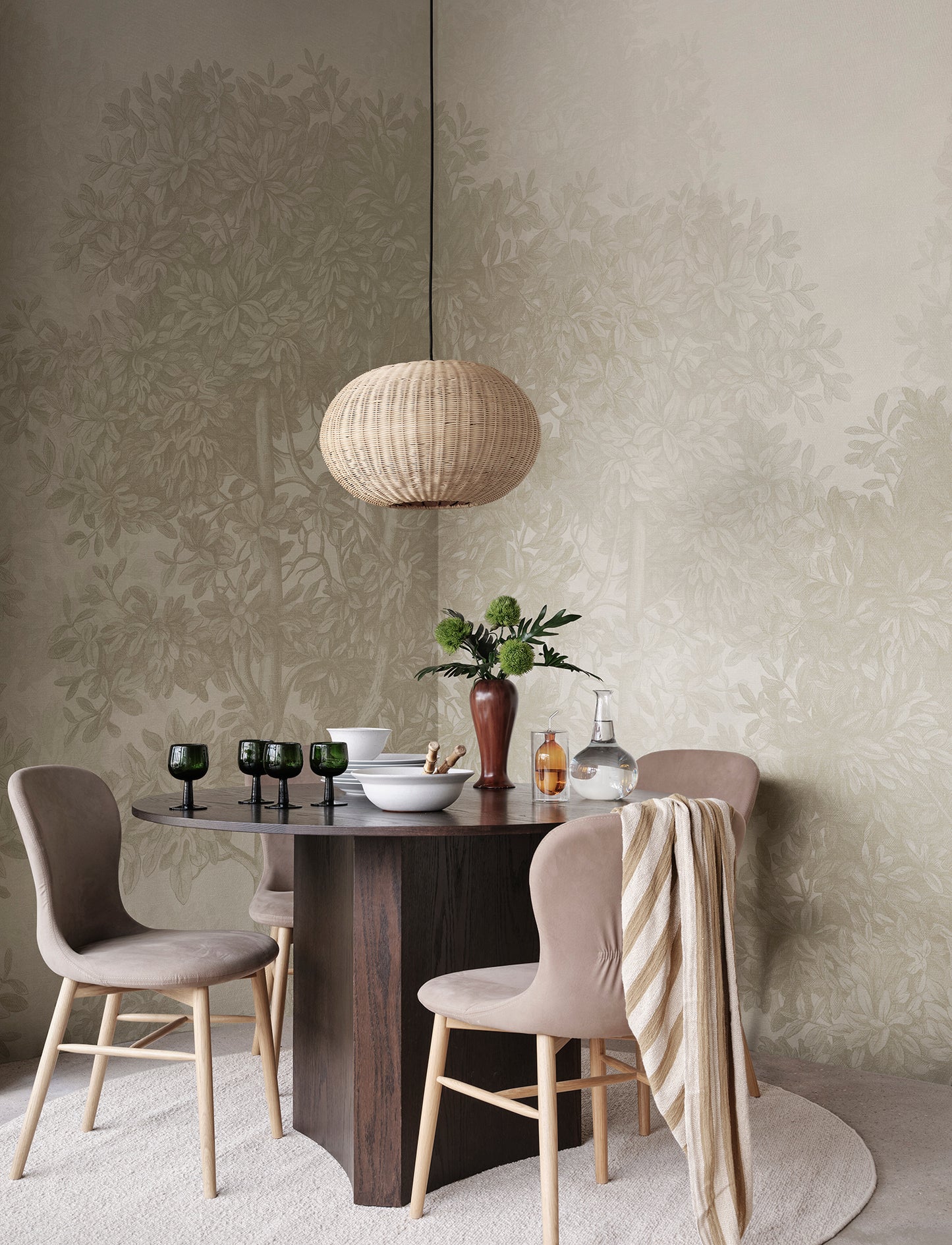 Georg Ehret's botanical elegance graces your walls with the Charles Mural in beige. This design blends historical artistry with a modern touch, creating a relaxing forest grove. 