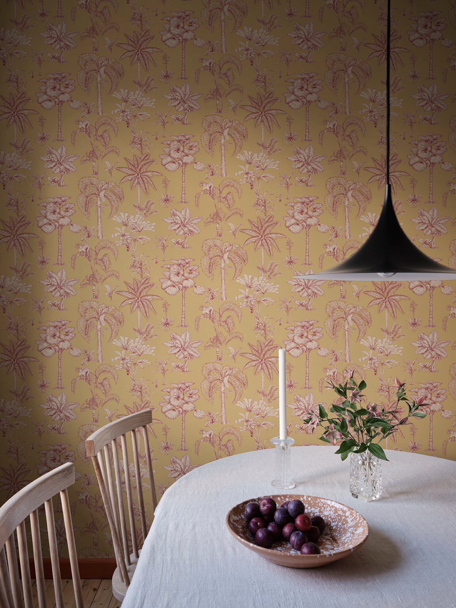  Discover the allure of the jungle with our Adele wallpaper in vibrant yellow. 