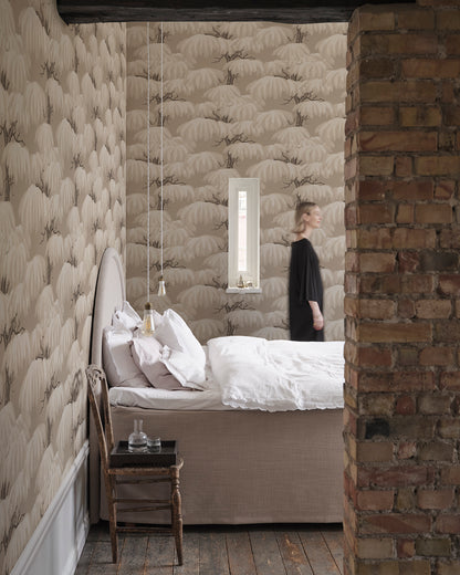Alba Beige: Majestic Cedar Elegance
Inspired by the stately Lebanese Cedar trees of Como, the Alba Beige wallpaper presents a grand motif with a sophisticated, modern feel. Its rich patterns create an understated elegance that echoes natural splendor, making any space effortlessly refined.