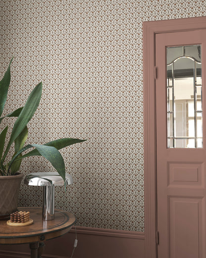 Elena Terracotta: A Timeless Floral Elegance
Experience the charm of the 19th century with Elena in Terracotta. This floral medallion pattern intertwines rustic elegance with the historical beauty reminiscent of folk motifs and domino paper. 