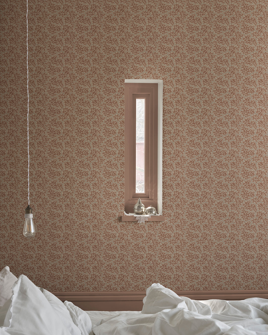 Elegance of Terracotta Coral
This terracotta wallpaper features a rich coral pattern reminiscent of classic Vermicelli motifs. It beautifully combines tradition with a modern twist, adding vibrant elegance to any space.