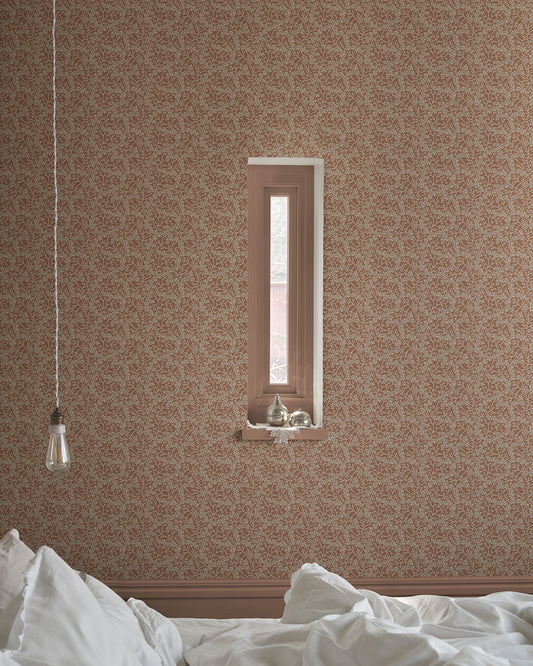 Elegance of Terracotta Coral
This terracotta wallpaper features a rich coral pattern reminiscent of classic Vermicelli motifs. It beautifully combines tradition with a modern twist, adding vibrant elegance to any space.