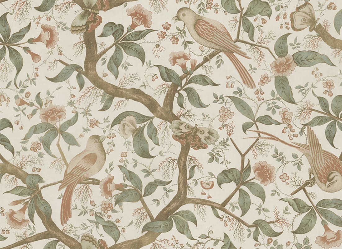 Bring the charm of antique Southern European textiles into your space with this elegant wallpaper. Flourishing trees adorned with imaginative birds create a mesmerizing garden scene on your walls. The Alexa design combines historical inspiration with a lush green palette for a stunning, timeless look.