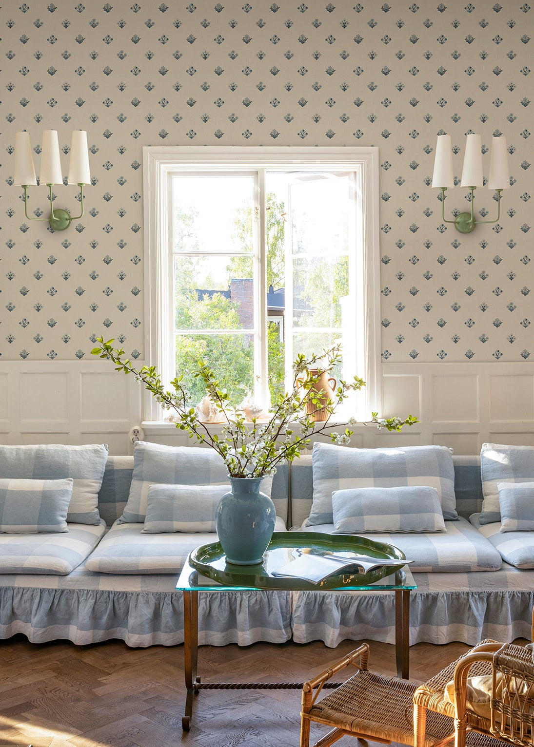 Infuse your space with the serene elegance of the Amy, Blue wallpaper.