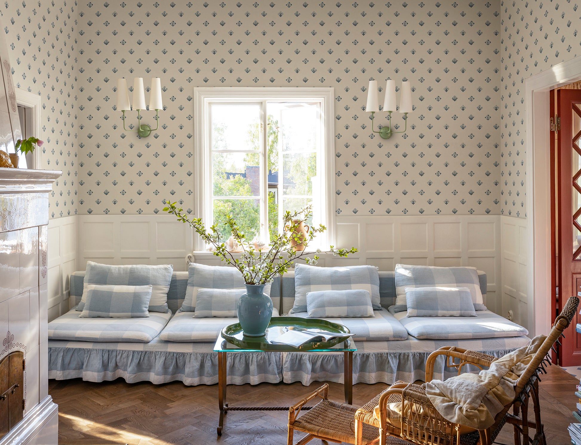 Infuse your space with the serene elegance of the Amy, Blue wallpaper.