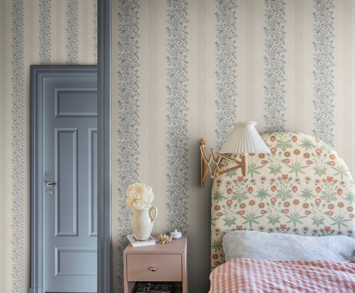  Natalie wallpaper in blue brings a touch of the French countryside to your walls. 