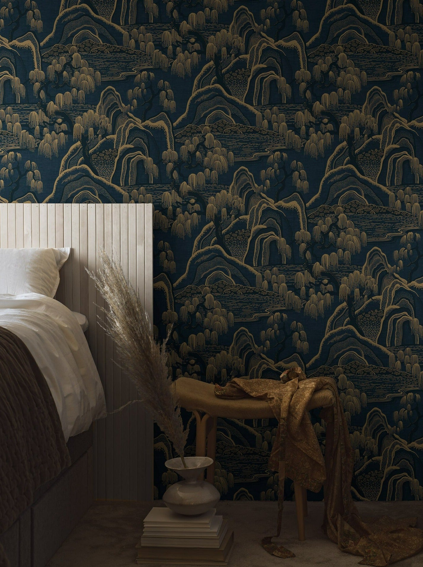 Coloured in shades of blue and dramatic gold detailing, our Indigo Garden wallpaper will add an element of opulence to your interior.
