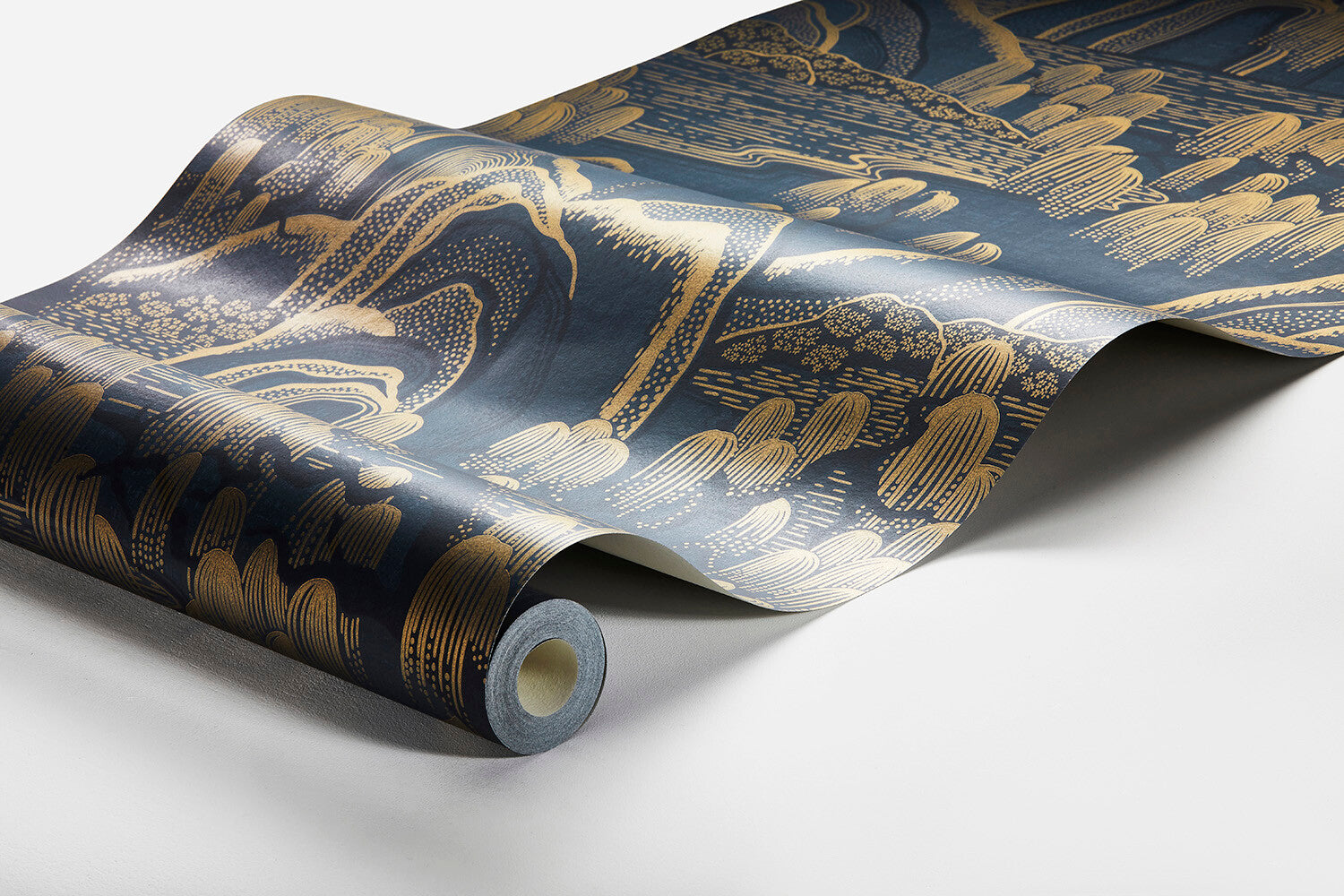 Coloured in shades of blue and dramatic gold detailing, our Indigo Garden wallpaper will add an element of opulence to your interior.