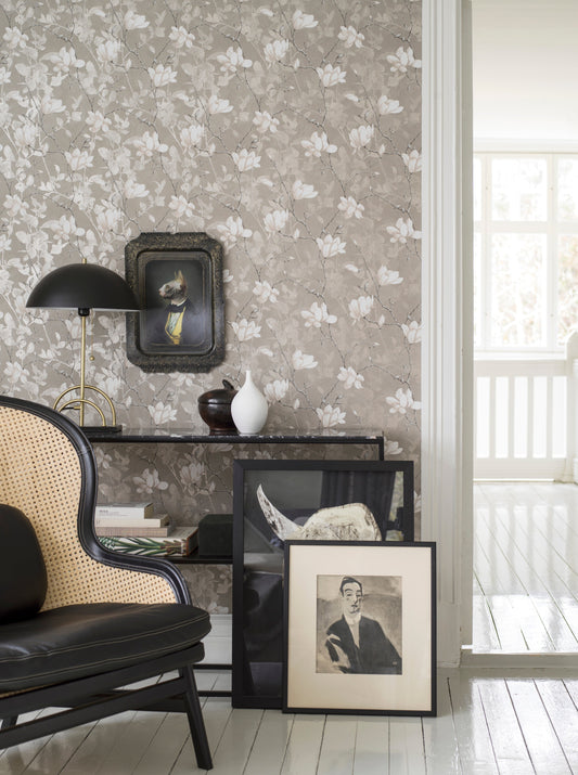 Our Lily Tree wallpaper celebrates the delicate beauty and exquisite loveliness of the Magnolia tree, also known as the Lily tree. 