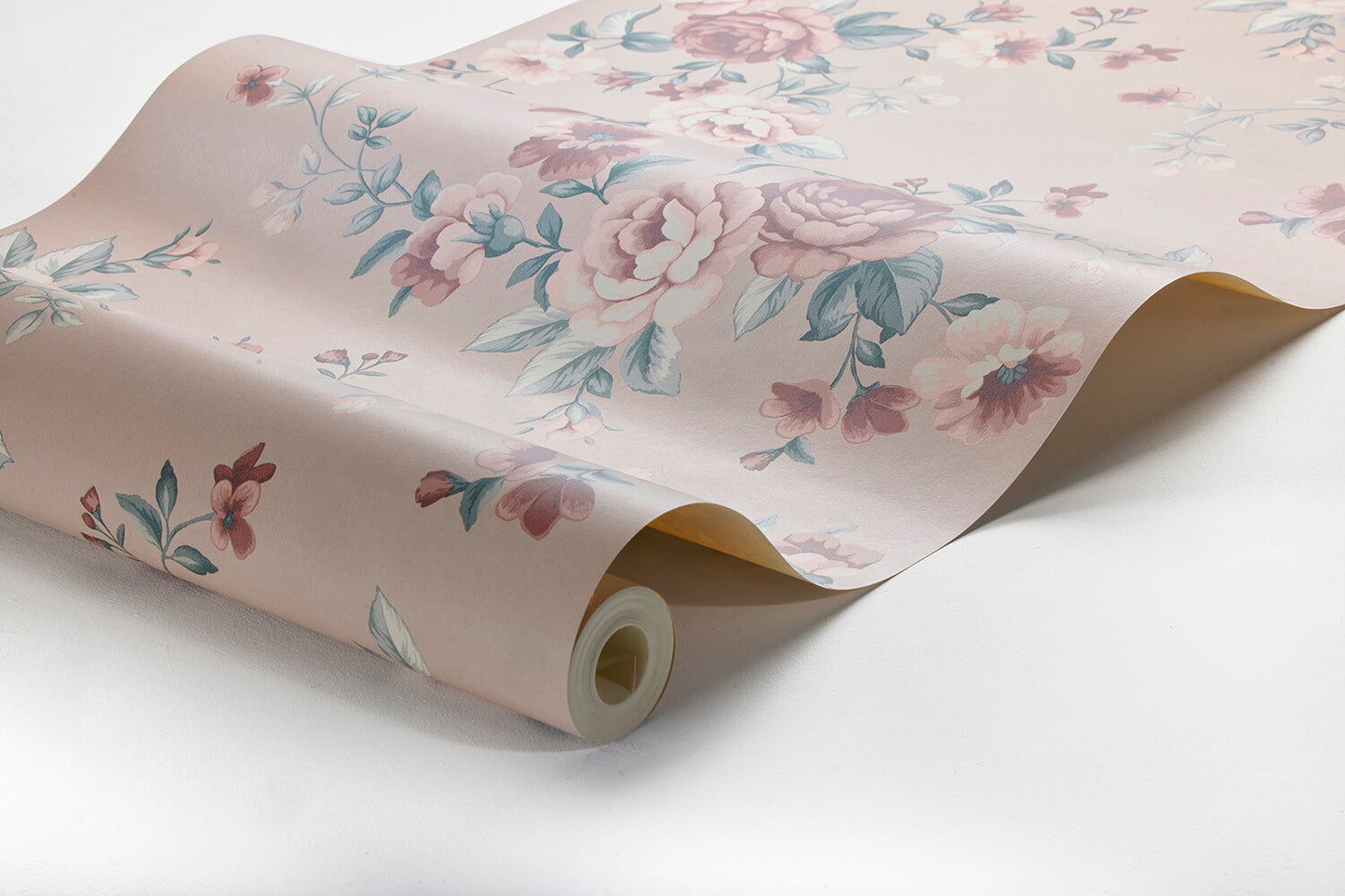 Our beautiful Nomi wallpaper will spread a stunning bouquet of roses across your child’s bedroom walls.