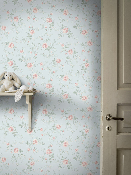 Colored in shades of blue and pink, our pretty Rose Garden wallpaper is the perfect choice for children’s rooms.