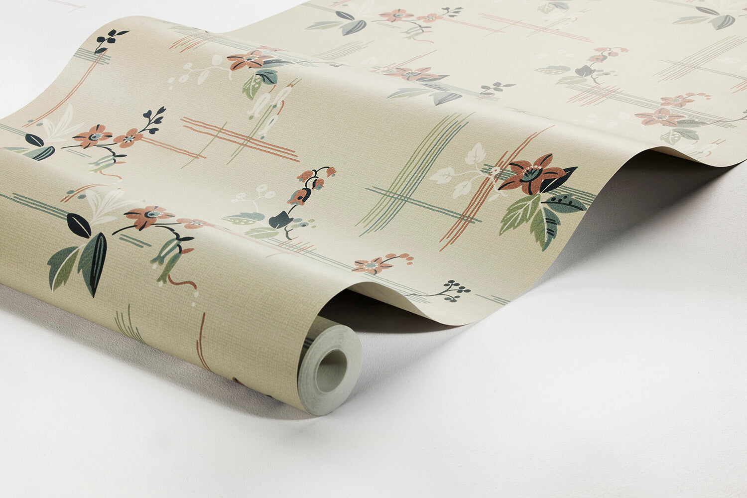 Colored in a warm beige tone with splashes of terracotta, green, brown and blue, our Salängen wallpaper is classic and stylish with a touch of oriental intrigue.