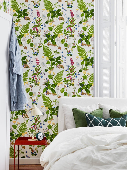 This pattern by Gocken Jobs was first designed for NK (the Nordic Company) and appeared at their great exhibition in 1945. The wallpaper is printed in our oldest surface-printing machine