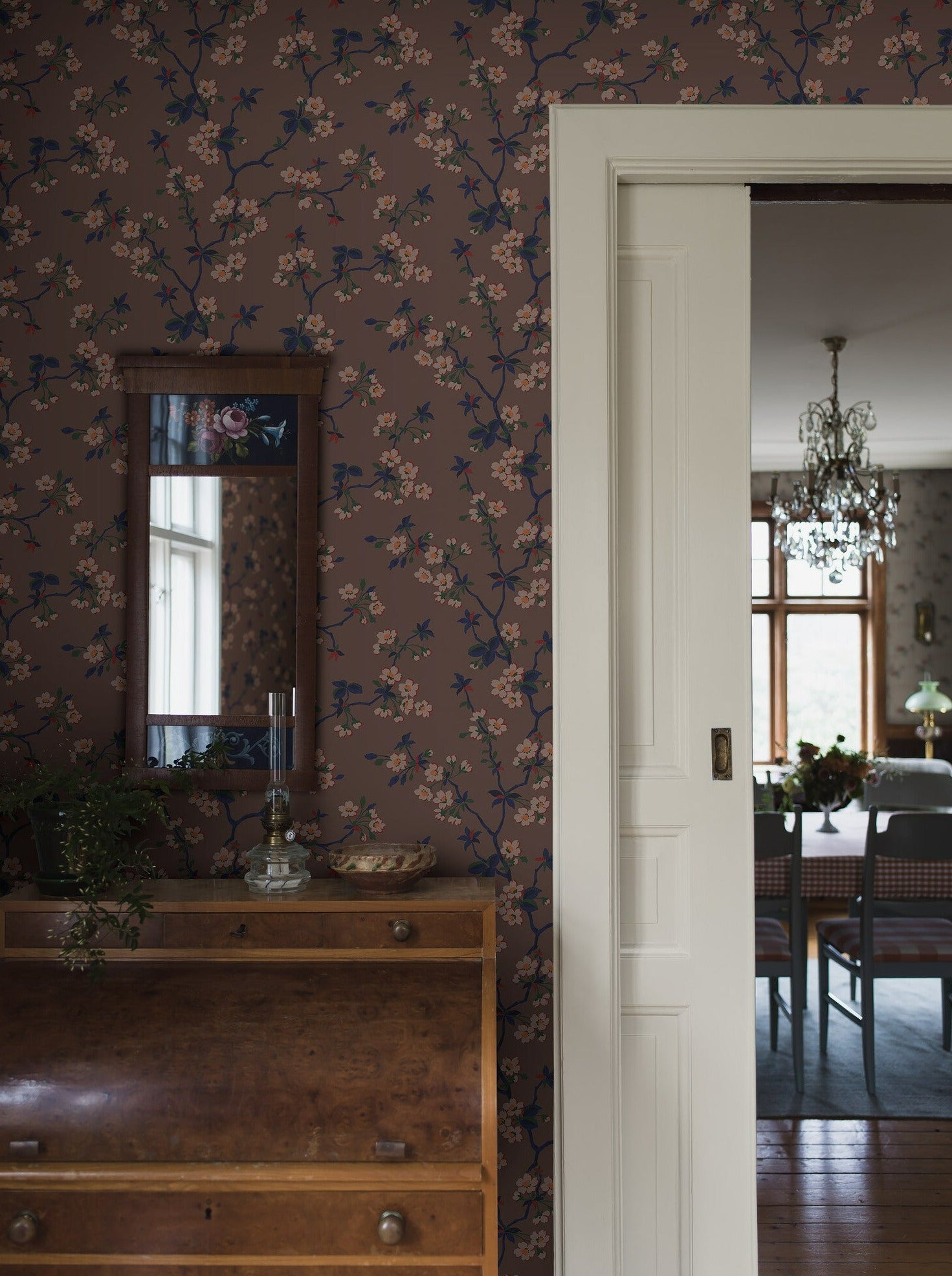  Trädgårdsstaden wallpaper offers a warm and cozy expression full of depth and interest. 