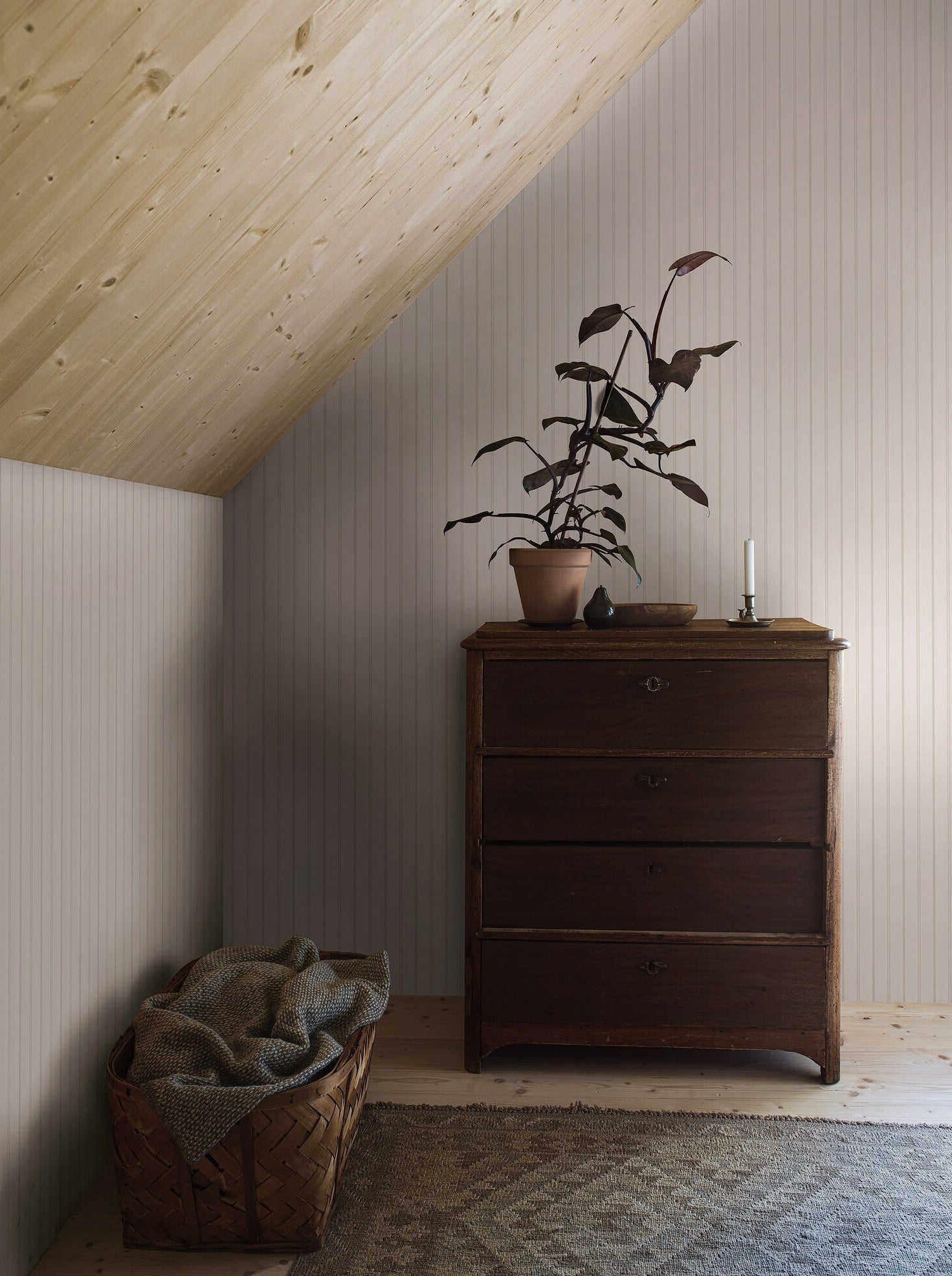 Woodland Stripe wallpaper is printed on our popular linen surface to create a tactile and cosy expression. 